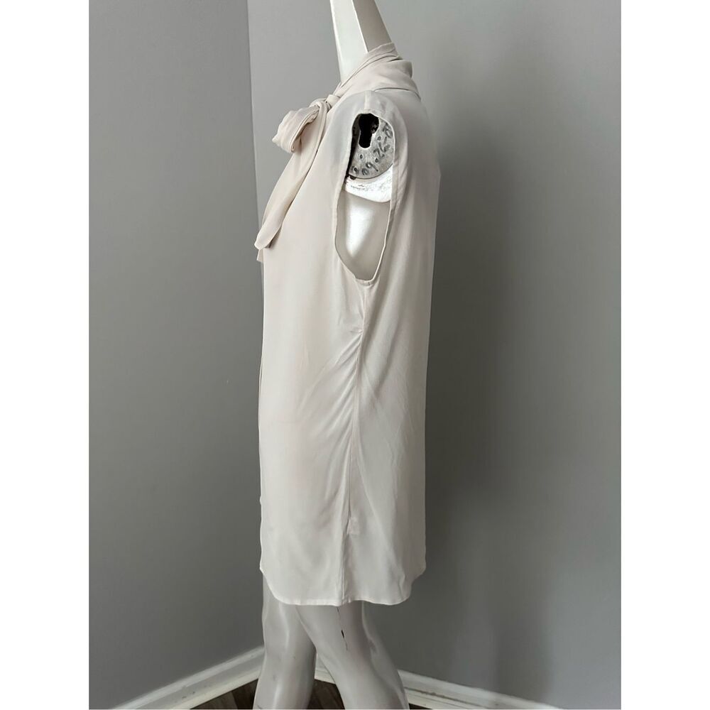 NWT Chiara Boni Sleeveless Tie Neck Button Down Tunic Top Off White Size 42 (6) - Picture 4 of 8